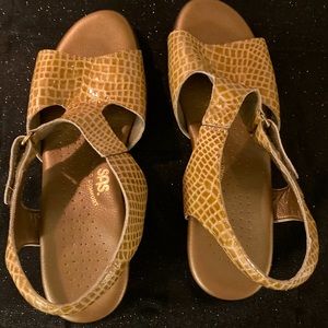SAS like new leather Sandles